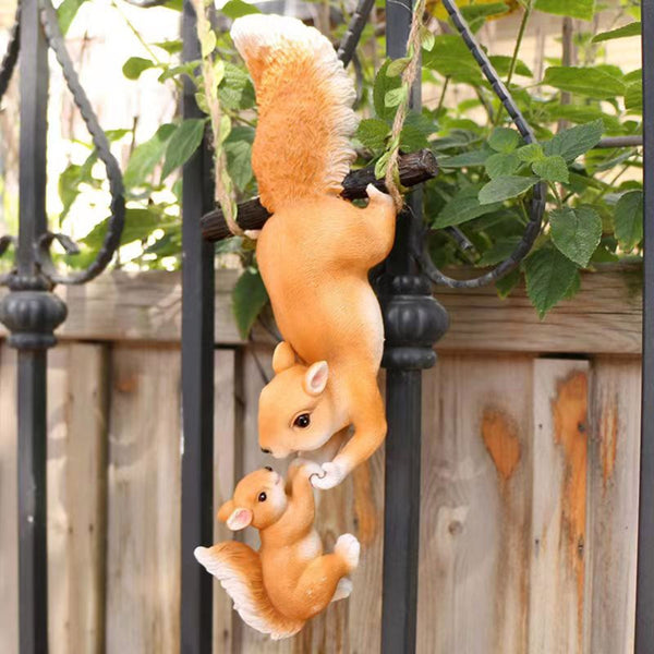 Creative Climbing Rope Squirrel Figurine Perfect for Garden and Outdoor Decoration
