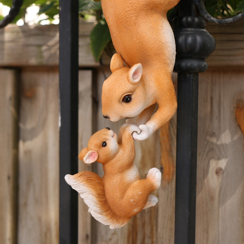 Creative Climbing Rope Squirrel Figurine Perfect for Garden and Outdoor Decoration