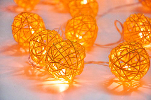 1 Set of Orange 5cm Rattan Cane 50 Ball Battery Powered LONG 5m String Lights Christmas Gift Home Wedding Party Bedroom Decoration Table Centrepiece