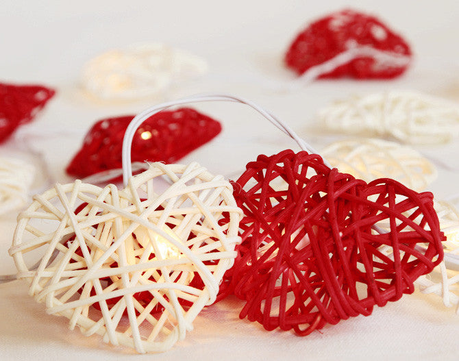 20 Red and White 3D Hollowed Rattan Heart-Shaped 3M String Fairy Lights, Battery (AA) Indoor & Outdoor Decorations Wedding Valentines Romantic Room Table Lighting