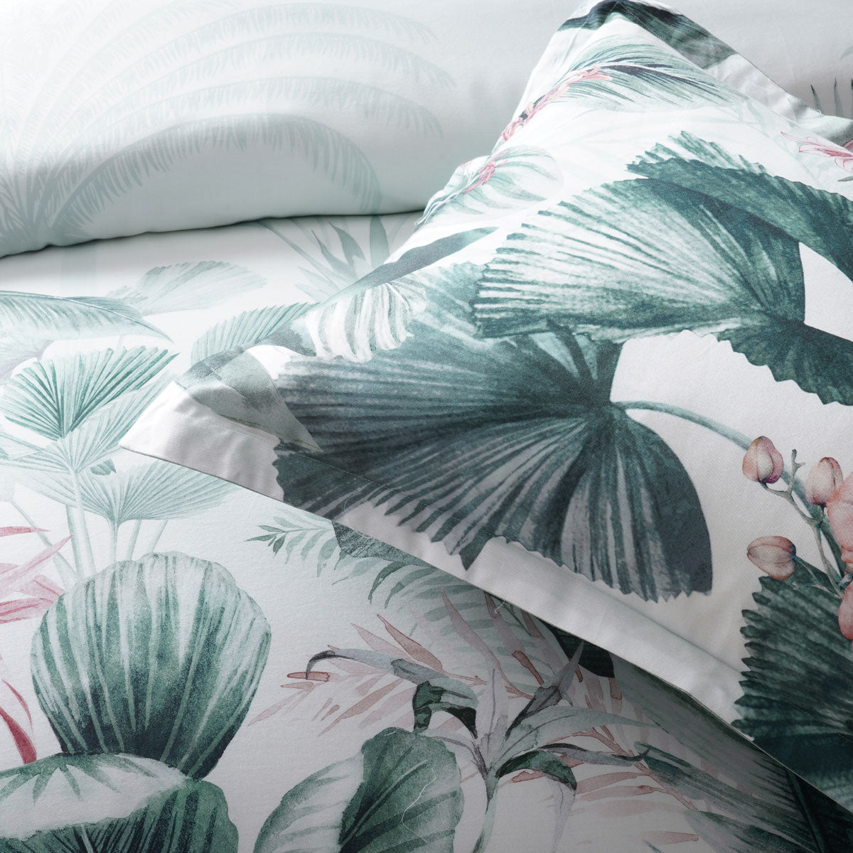 Bianca Abbey Green Cotton Sateen Tropical Floral Quilt Cover Set Super King