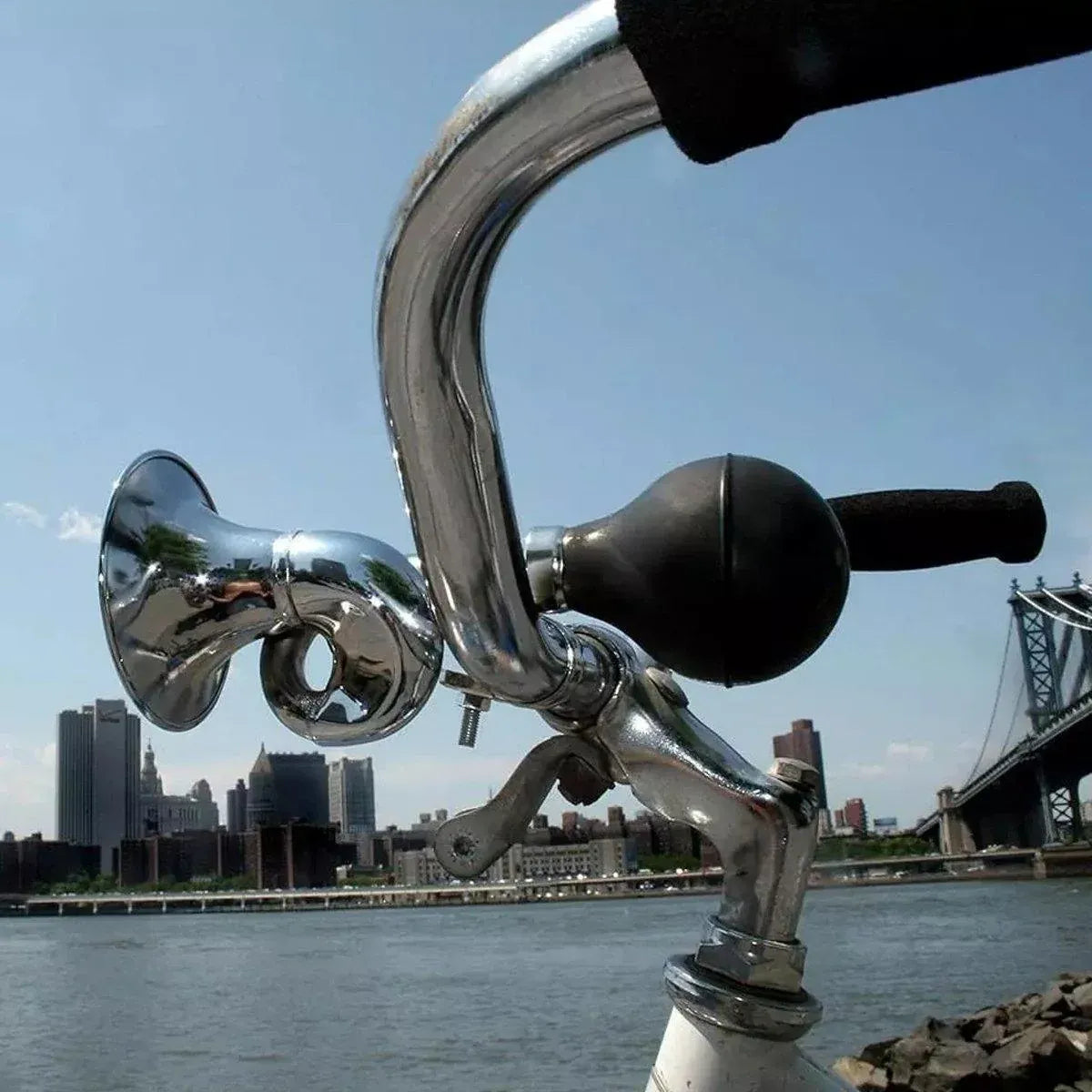 Bicycle Air Horn Loud Squeeze Bulb Trumpet for Cycling and Outdoor Use