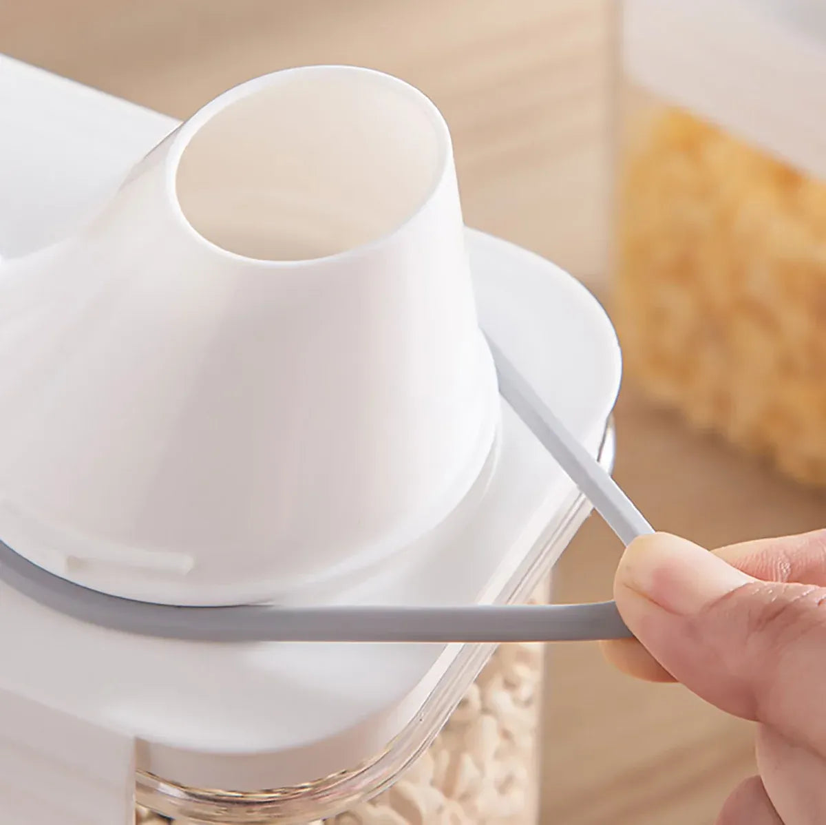 Sealed Household Grain Storage Box Transparent Rice Bucket Kitchen Storage - 2900ml