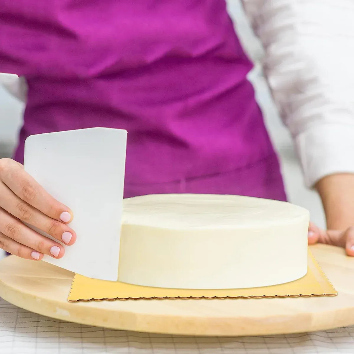 Corrugated Cake Base Cardboard Rectangle Wavy Edge Bakery Pastry Display Tray - Gold