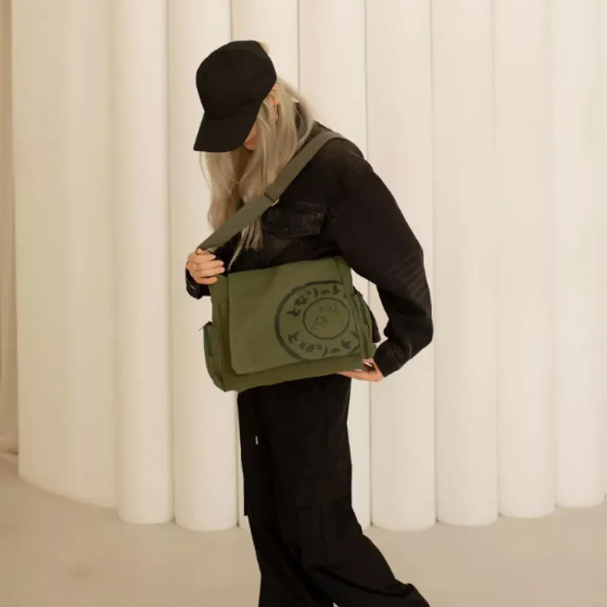 Canvas Shoulder Messenger Bag Large Capacity Travel Laptop Crossbody Bag