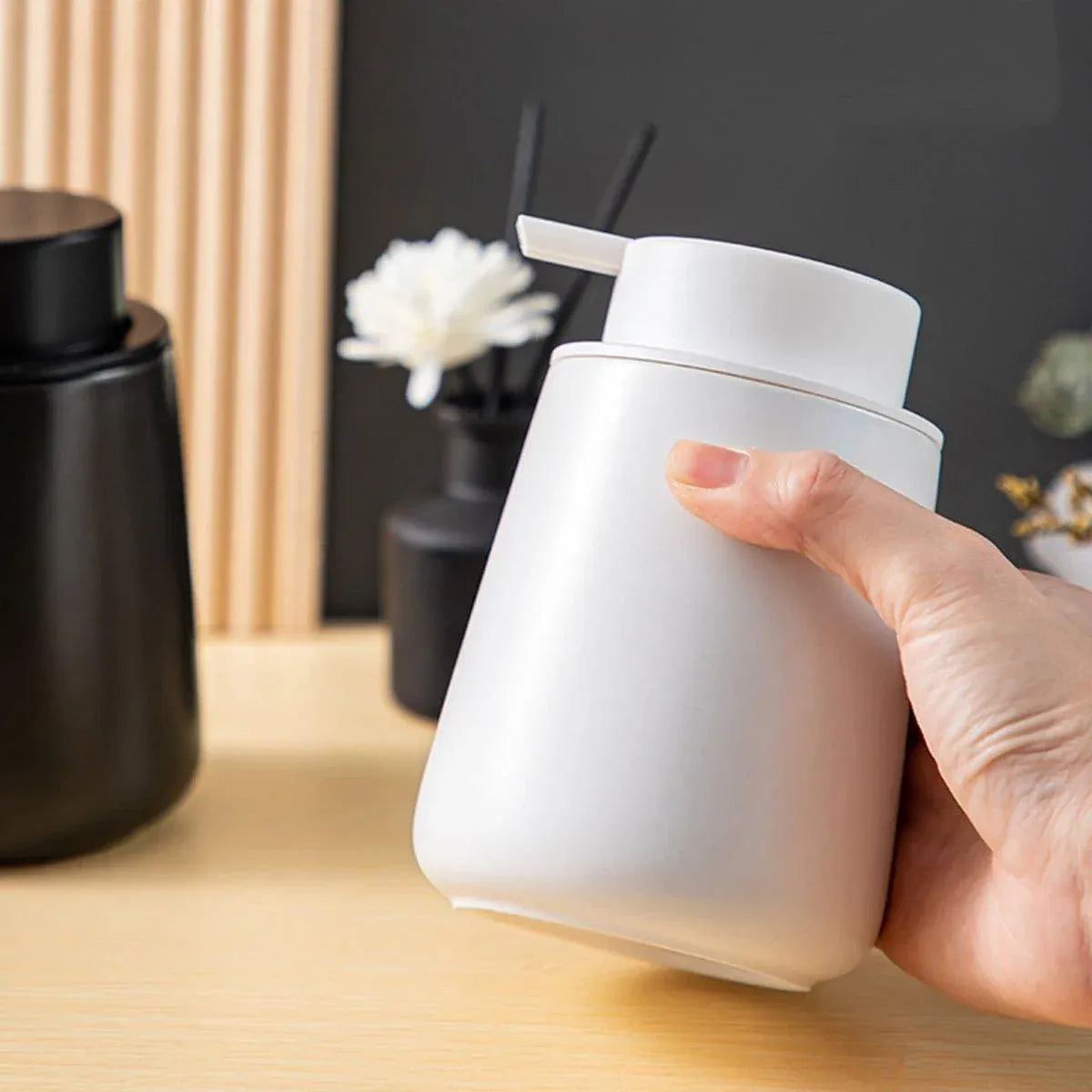 400ML Ceramic Stoneware Soap Dispenser Modern Design Lotion Pump Manual Bathroom - Black