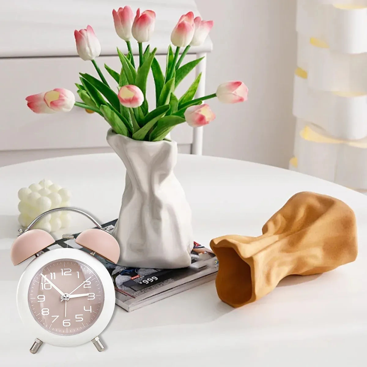 Strong Wake-Up Alarm Clock with Night Light Battery-Powered Silent Durable