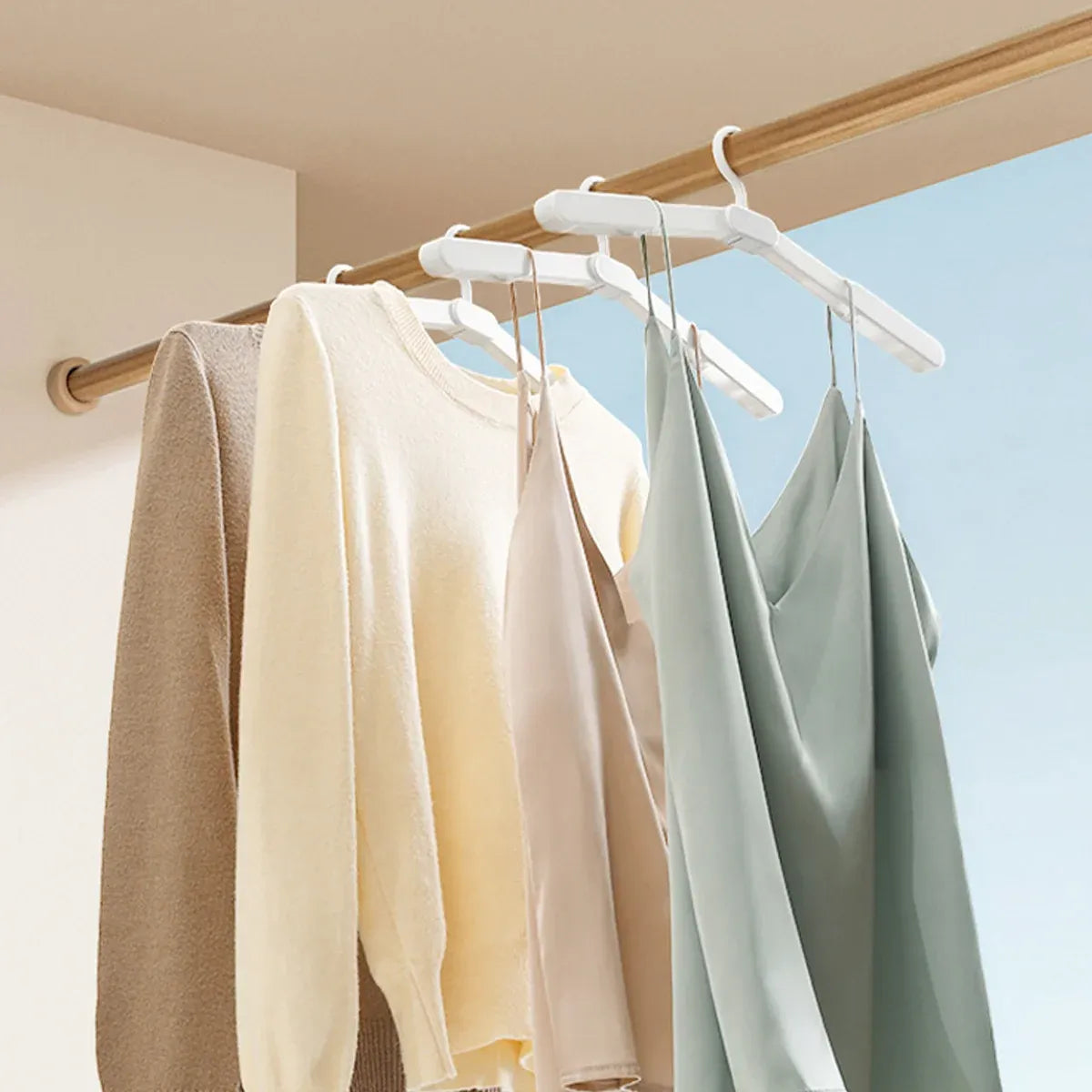 5PCS Portable Foldable Hangers Durable Plastic for Closet Laundry Space Saving - No clothes clip