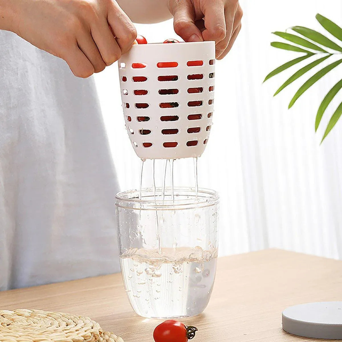 Portable Drainable Fruit Cup Plastic Sealed Cup for Snacks and Travel Use - White
