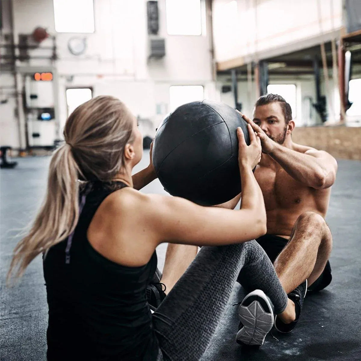 Non-Elastic Soft Squat Wall Ball for Solid Gravity and Balance Training Workouts - 2kg