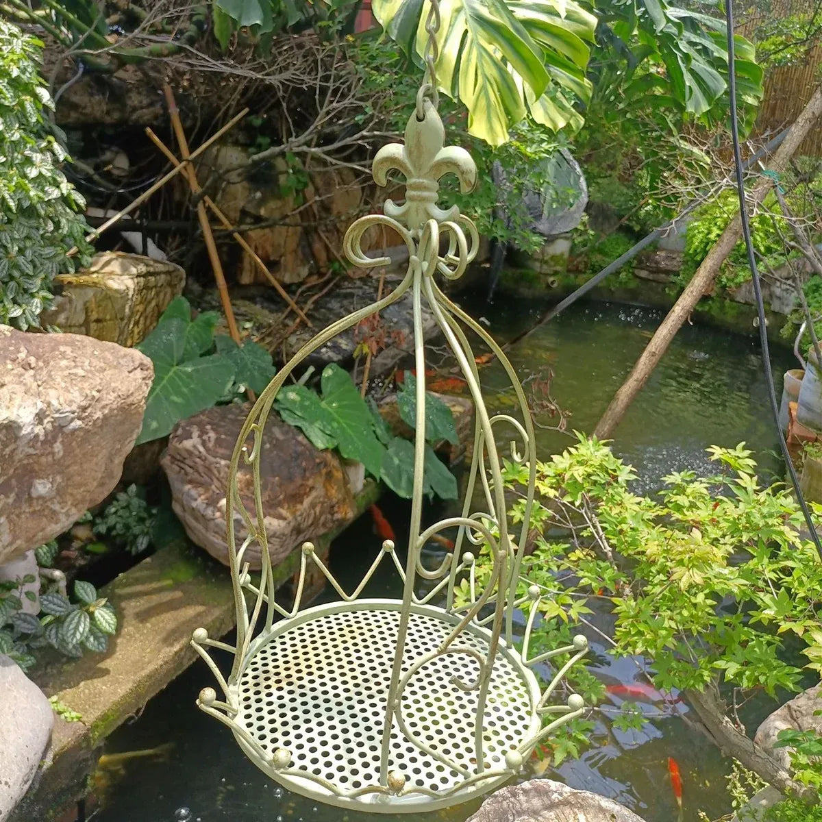 Iron Hanging Vintage Distressed Flower Basket for Garden Wall Patio Plant Use