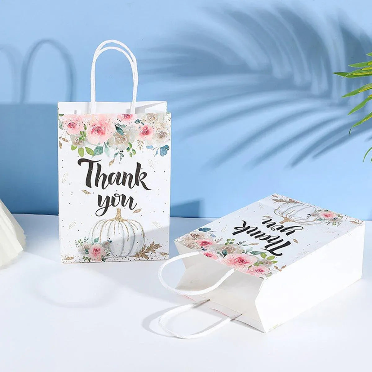 30pcs Printed Gift Bags Holiday Packaging Tote Gift Bags for Christmas Party