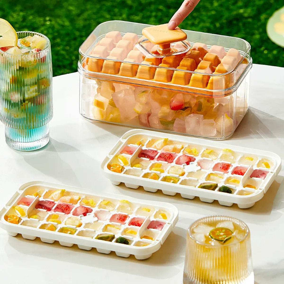 Large Capacity Press Ice Cube Tray Ice Mold for Party Bar Home Accessories - White