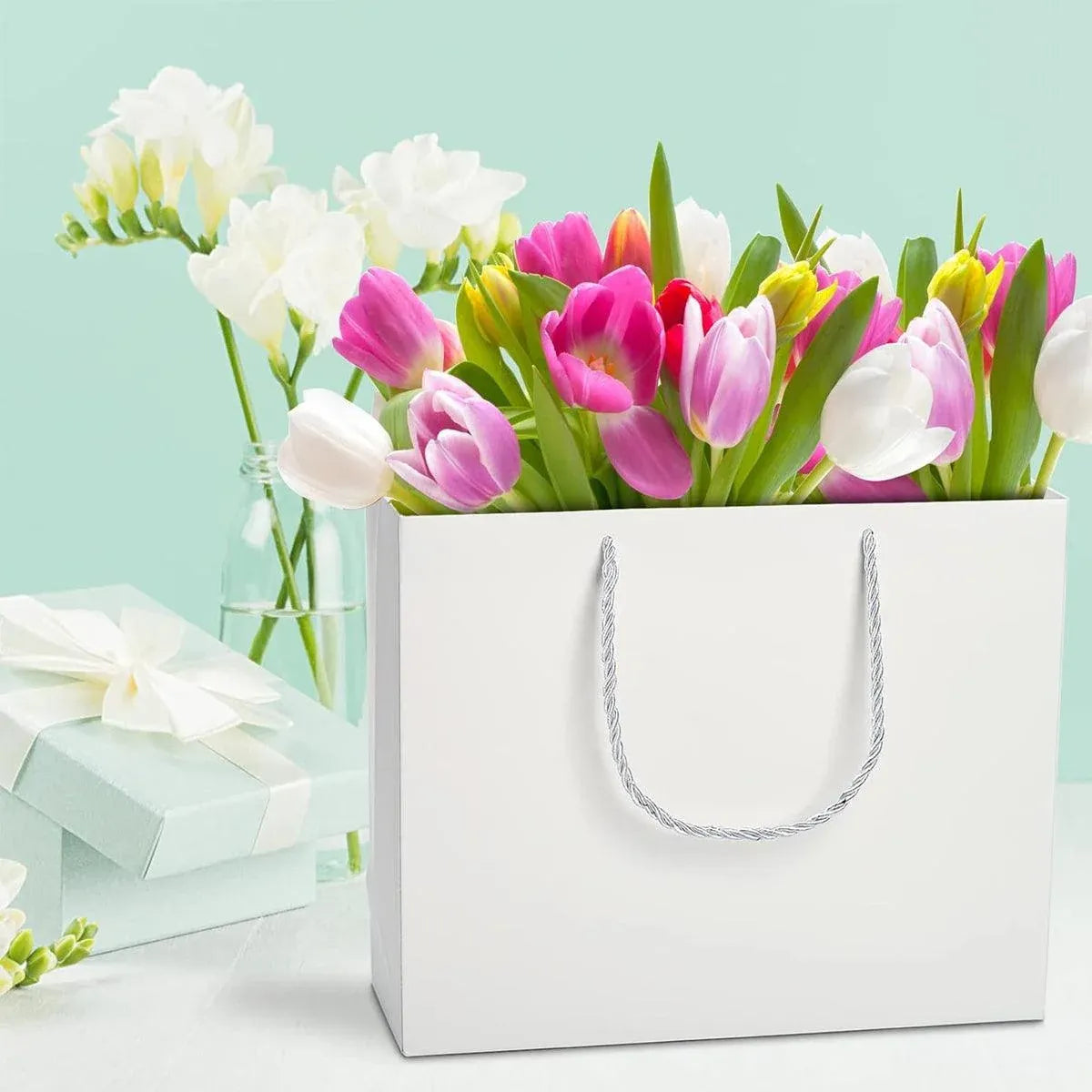 50PCS Kraft Paper Gift Bags Custom Blank Shopping Handbags for Garment Packaging - 13x19x6cm