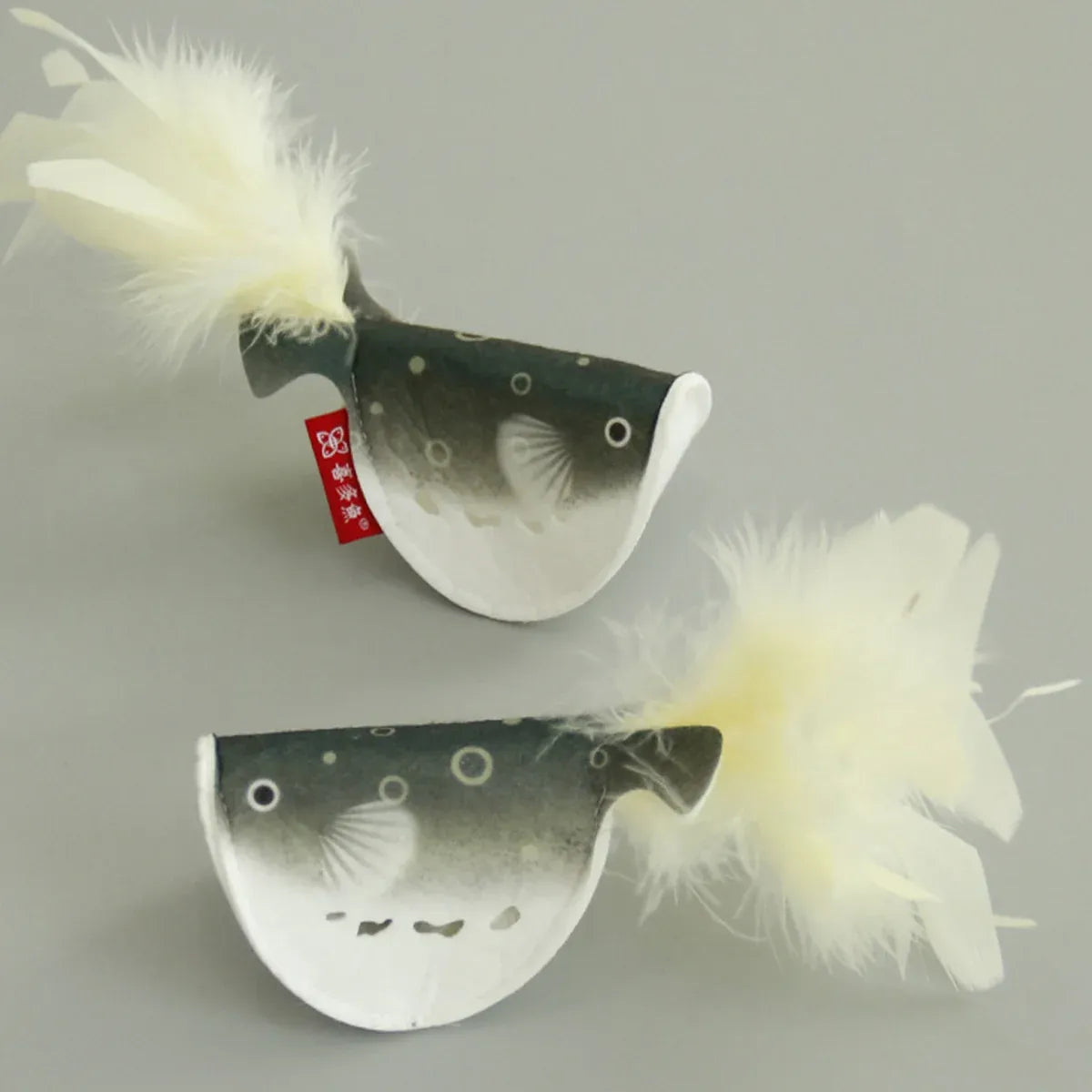 2pcs Catnip Pufferfish Cat Toy with Feather Tail Bell Interactive Felt Toy