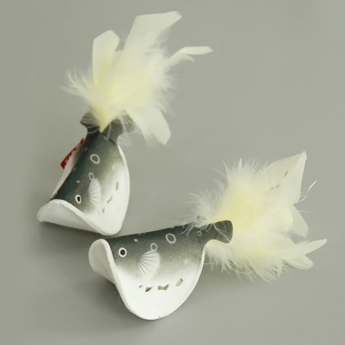 2pcs Catnip Pufferfish Cat Toy with Feather Tail Bell Interactive Felt Toy