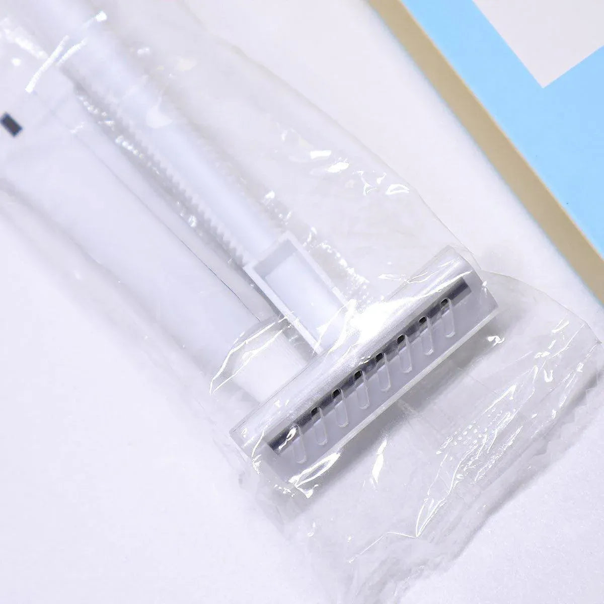 50pcs Hotel Razor and Shaving Cream Set for Guesthouse Bathroom Travel Use - Small