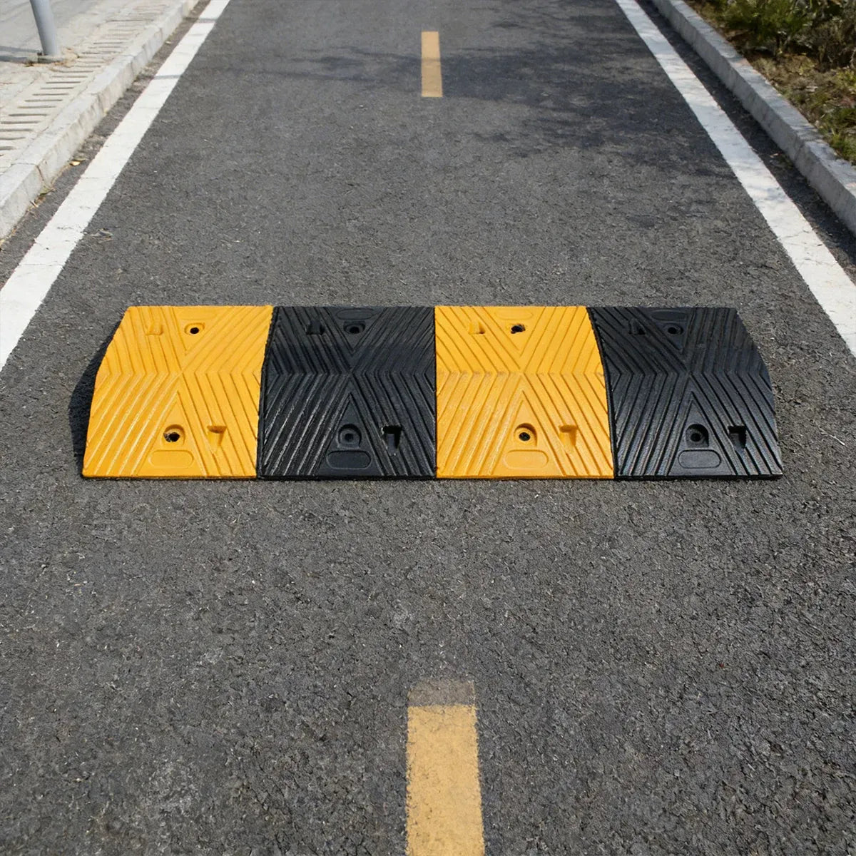Rubber Speed Bump Car Parking Speed Bumper Heavy Duty Wear-Resistance Durable