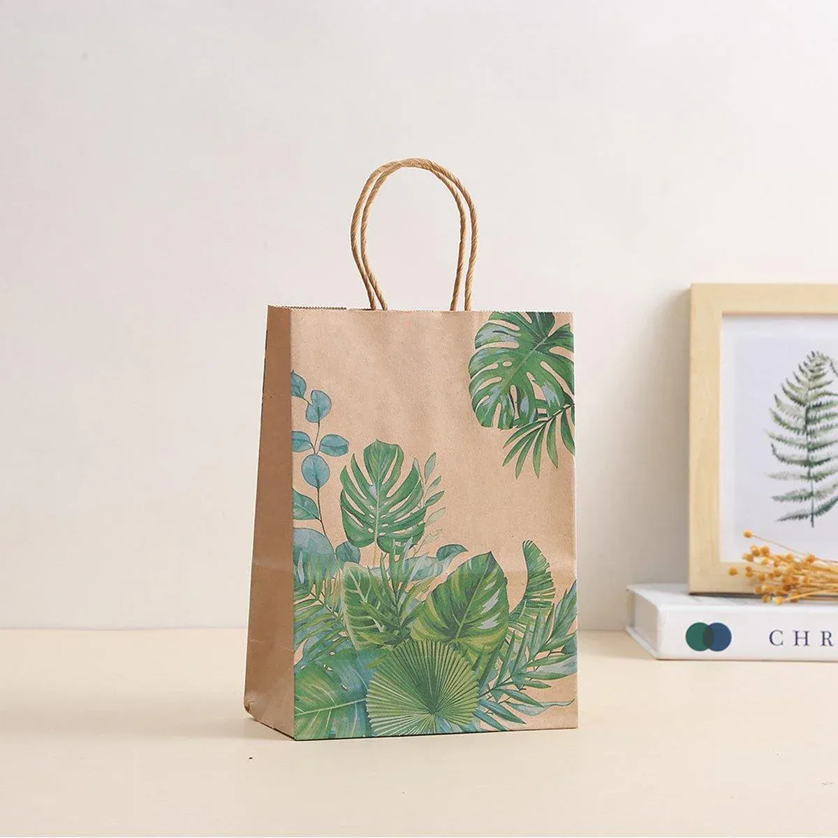 32Pcs Party Paper Bags Tote Bags Printed Gift Bags for Shopping Packaging Use