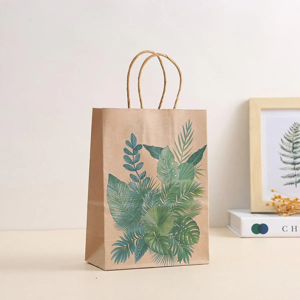 32Pcs Party Paper Bags Tote Bags Printed Gift Bags for Shopping Packaging Use