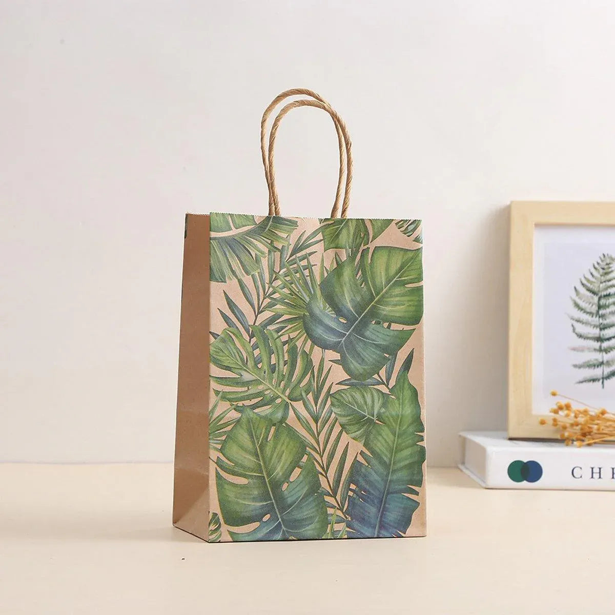 32Pcs Party Paper Bags Tote Bags Printed Gift Bags for Shopping Packaging Use