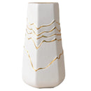 1 White Ceramic Vase with Gold-Coloured Wavy Detail, 13 x 11.5 x 25 cm
