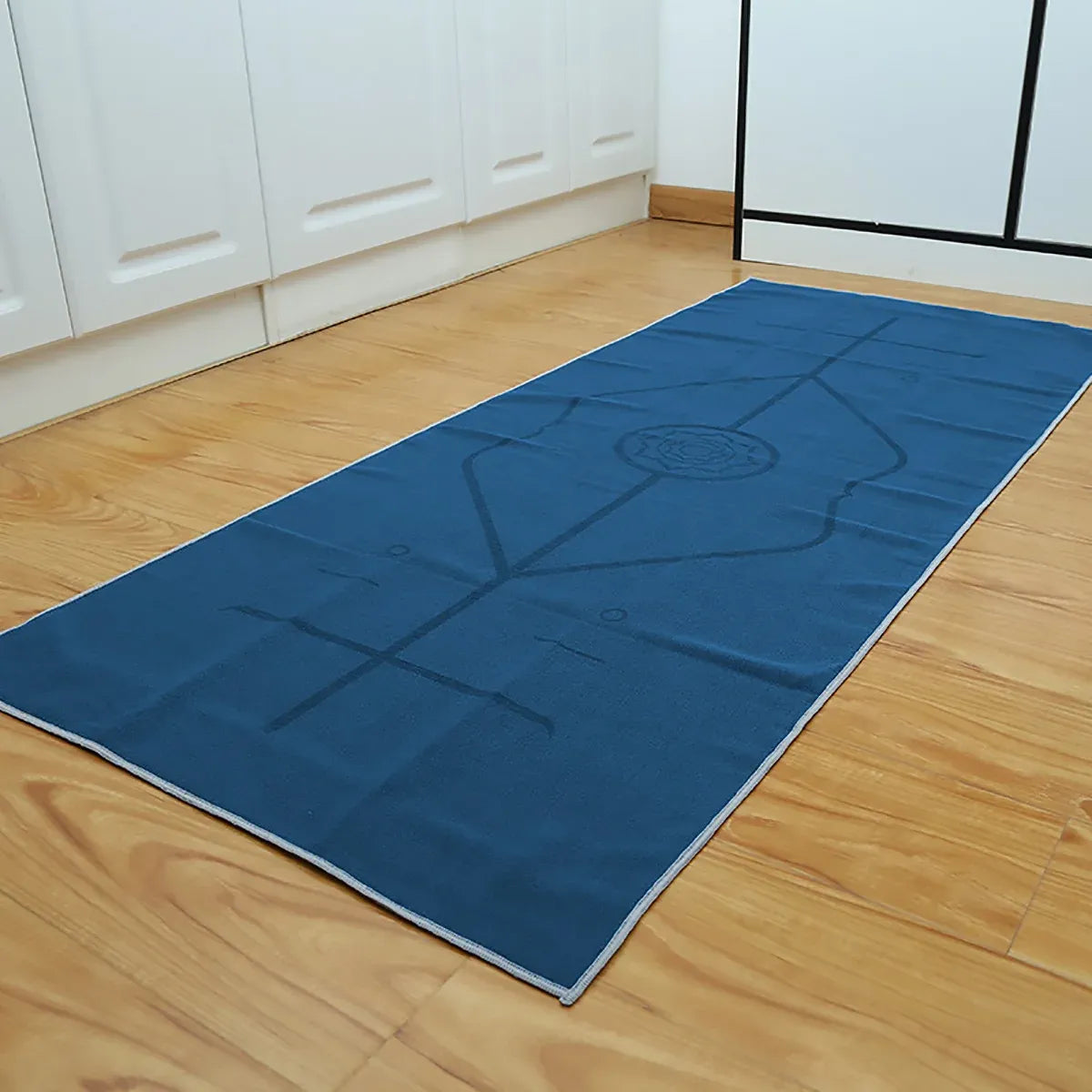 Portable Yoga Blanket with Body Position Line Non Slip Soft for Home Gym Studio - Grey