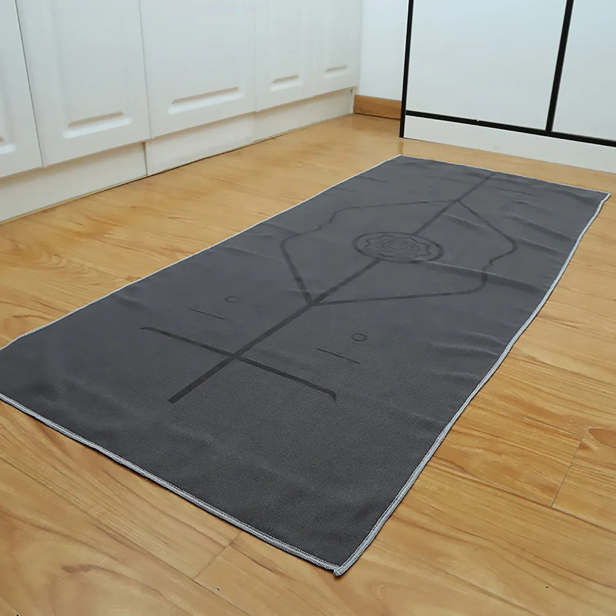 Portable Yoga Blanket with Body Position Line Non Slip Soft for Home Gym Studio - Grey