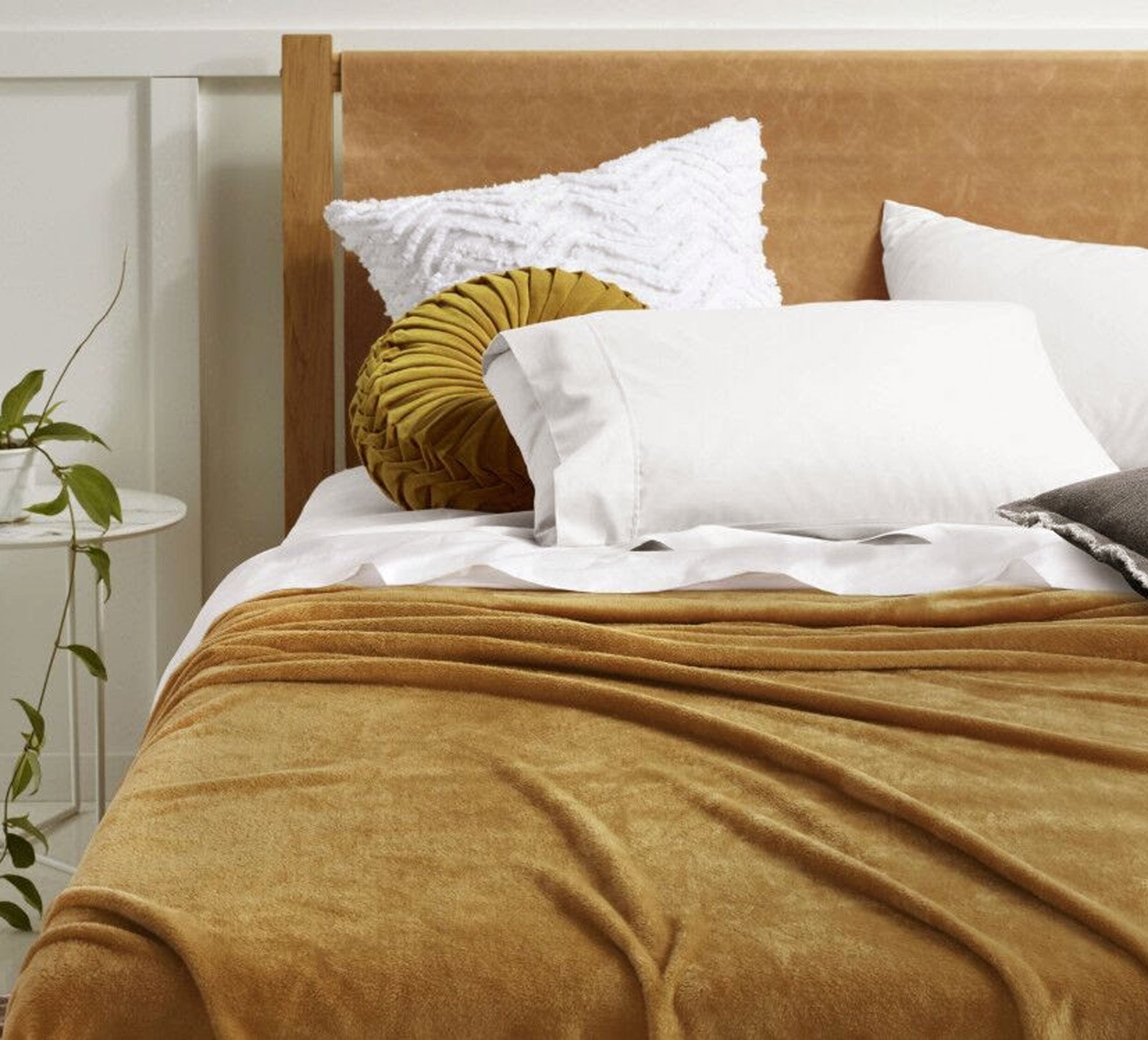 Accessorize Super Soft Blanket Queen/King Gold Harmony - NuSea