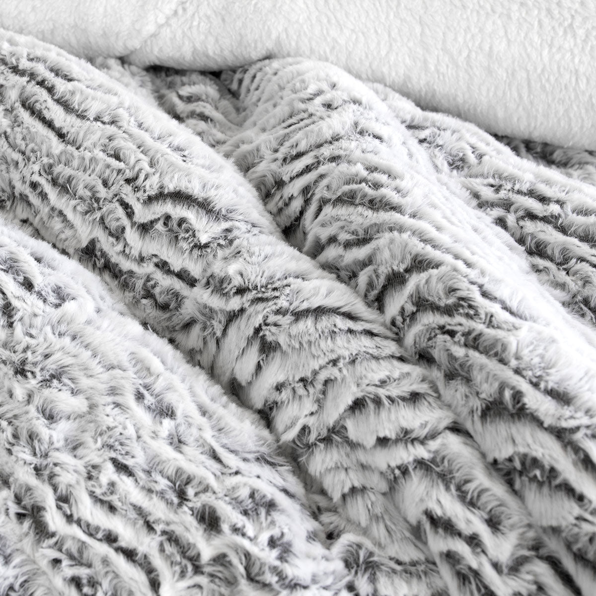 Ardor Faux Fur Silver 3 Piece Comforter Set Queen/King - NuSea