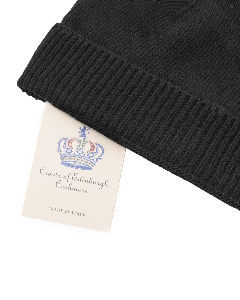 Crown of Edinburgh Cashmere Women's Cashmere Womens Classic Beanie in Black - One Size - NuSea