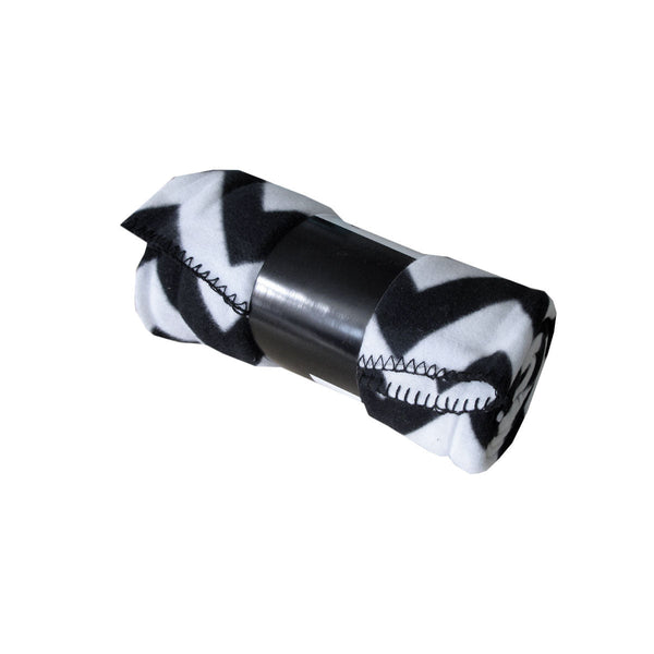 Nova Fleece Throw Rug 125 x 150 cm Black Zig Zag - NuSea